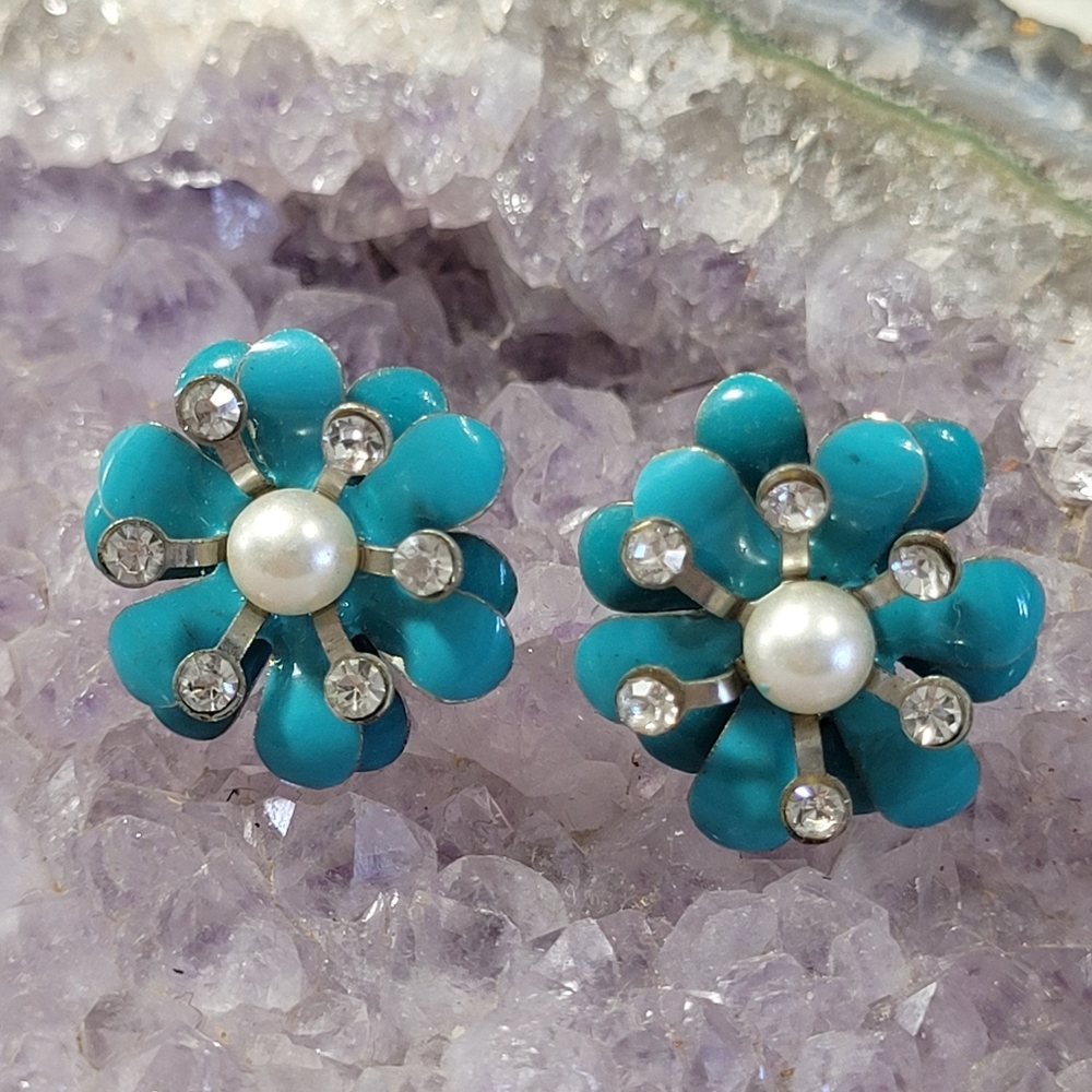 Flower Earrings.